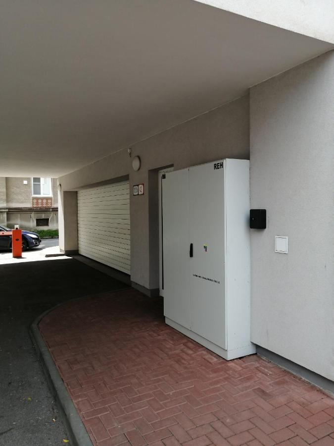 Modern City Center Apartment With Private Parking Martin Exterior photo