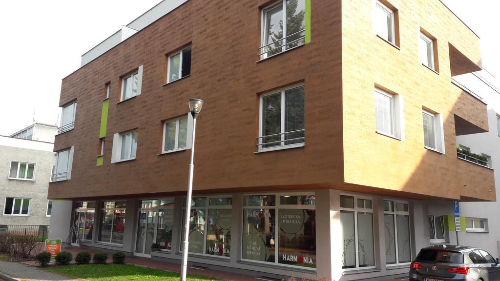 Modern City Center Apartment With Private Parking Martin Exterior photo