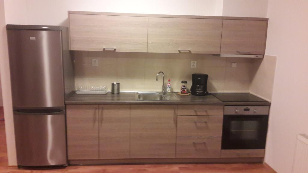 Modern City Center Apartment With Private Parking Martin Exterior photo